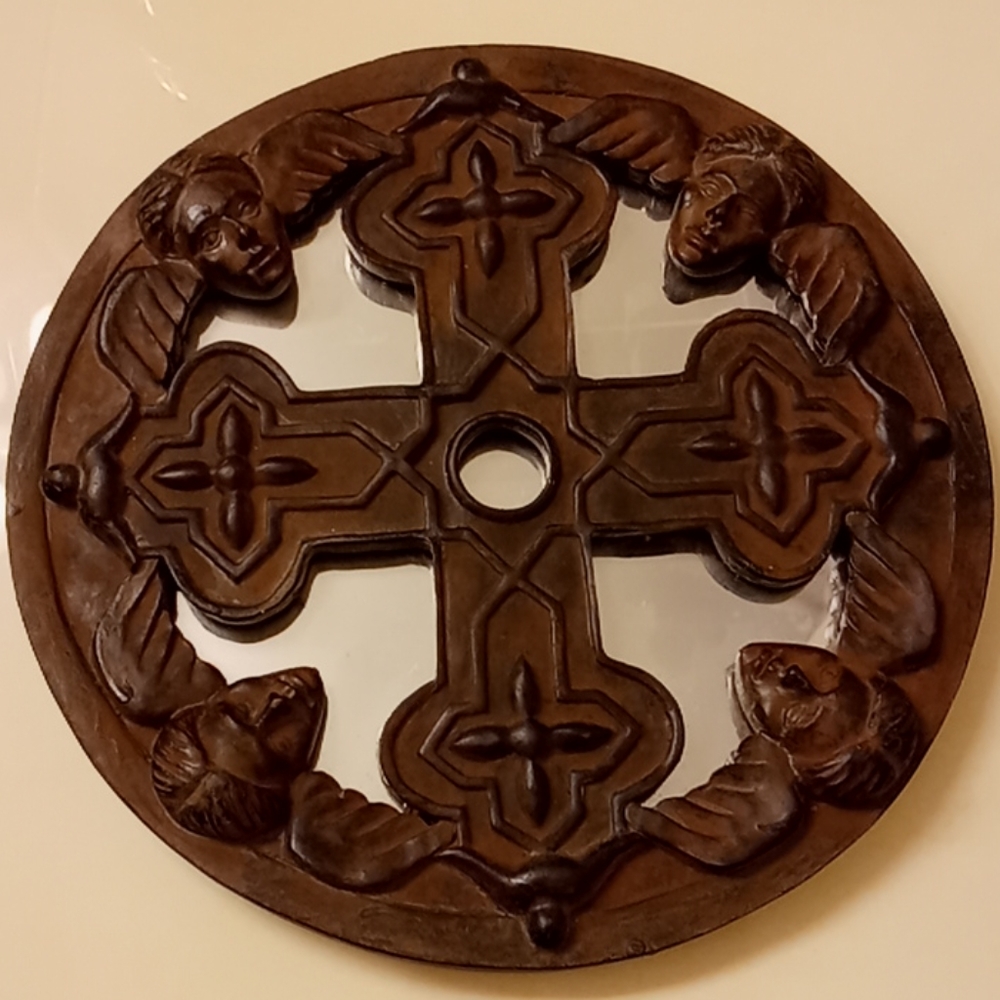Circular Angels and Cross Accent. 8 Inches.